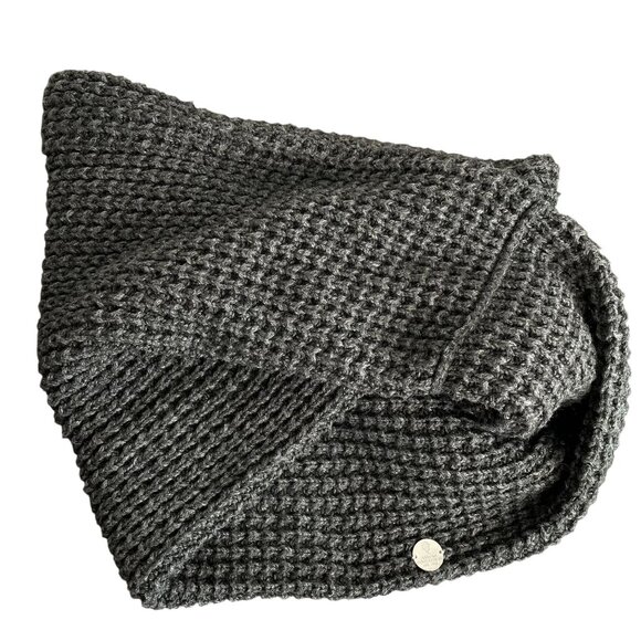 Asmar Equestrian Gray Wool Blend Knit Infinity Scarf - Picture 2 of 4